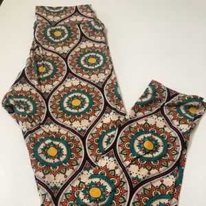 Purple Border Mandala Peachskin Leggings OS